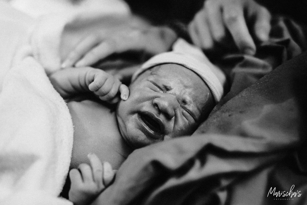 Geboortefotografie van een bevalling in Heerlenn