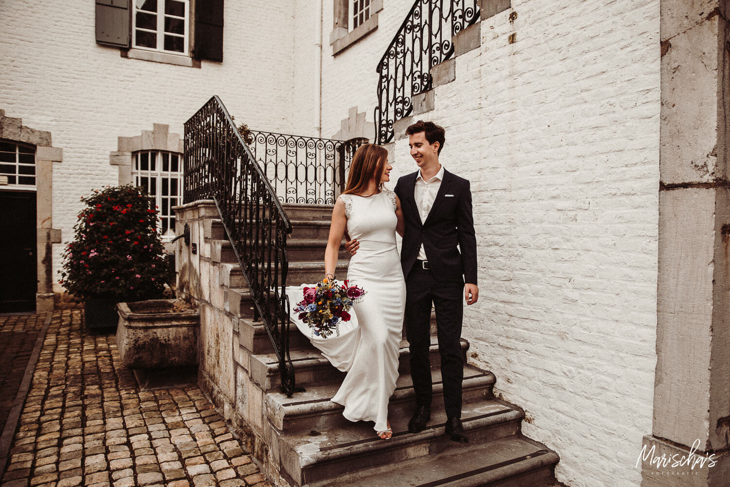 trouwfotograaf voor een trouwreportage bij kasteel vaalsbroek in vaals