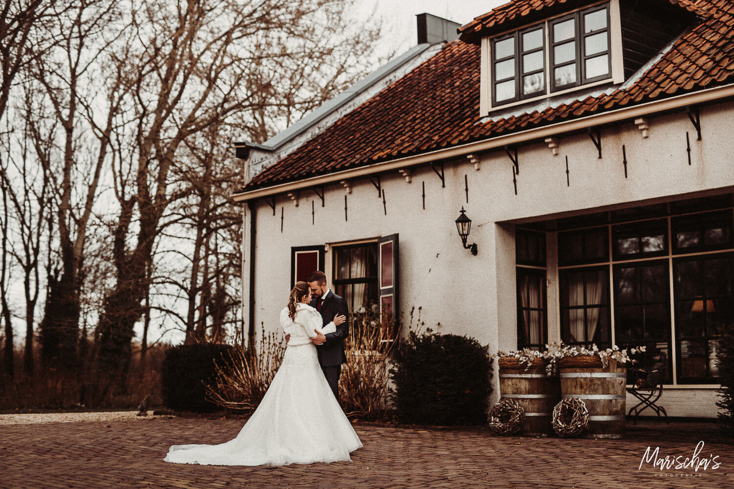 trouwfotograaf voor een trouwreportage bij het land van beloften in Moerkapelle zuid holland