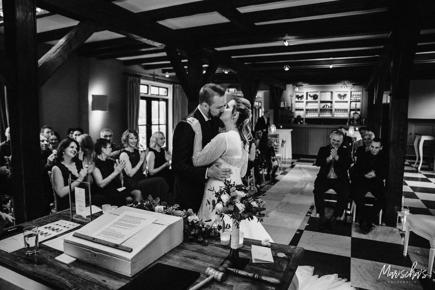 trouwfotograaf voor een trouwreportage bij het land van beloften in Moerkapelle zuid holland