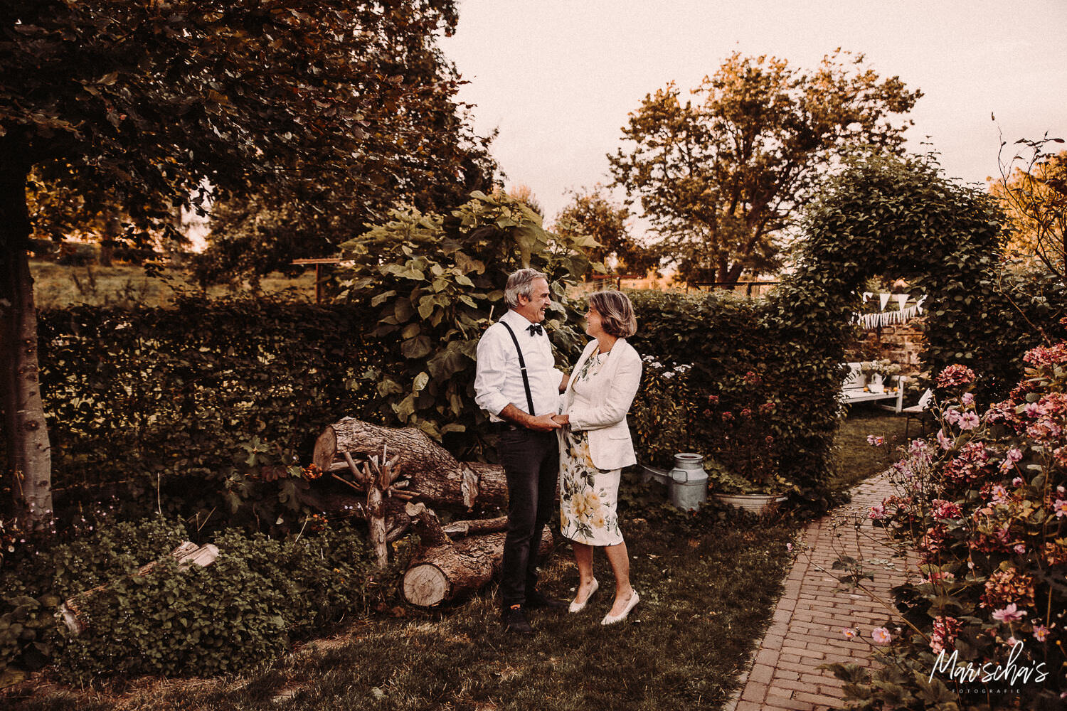 Spontane familie fotoshoot thuis en op een buiten locatie in Limburg bij Sibberhuuske