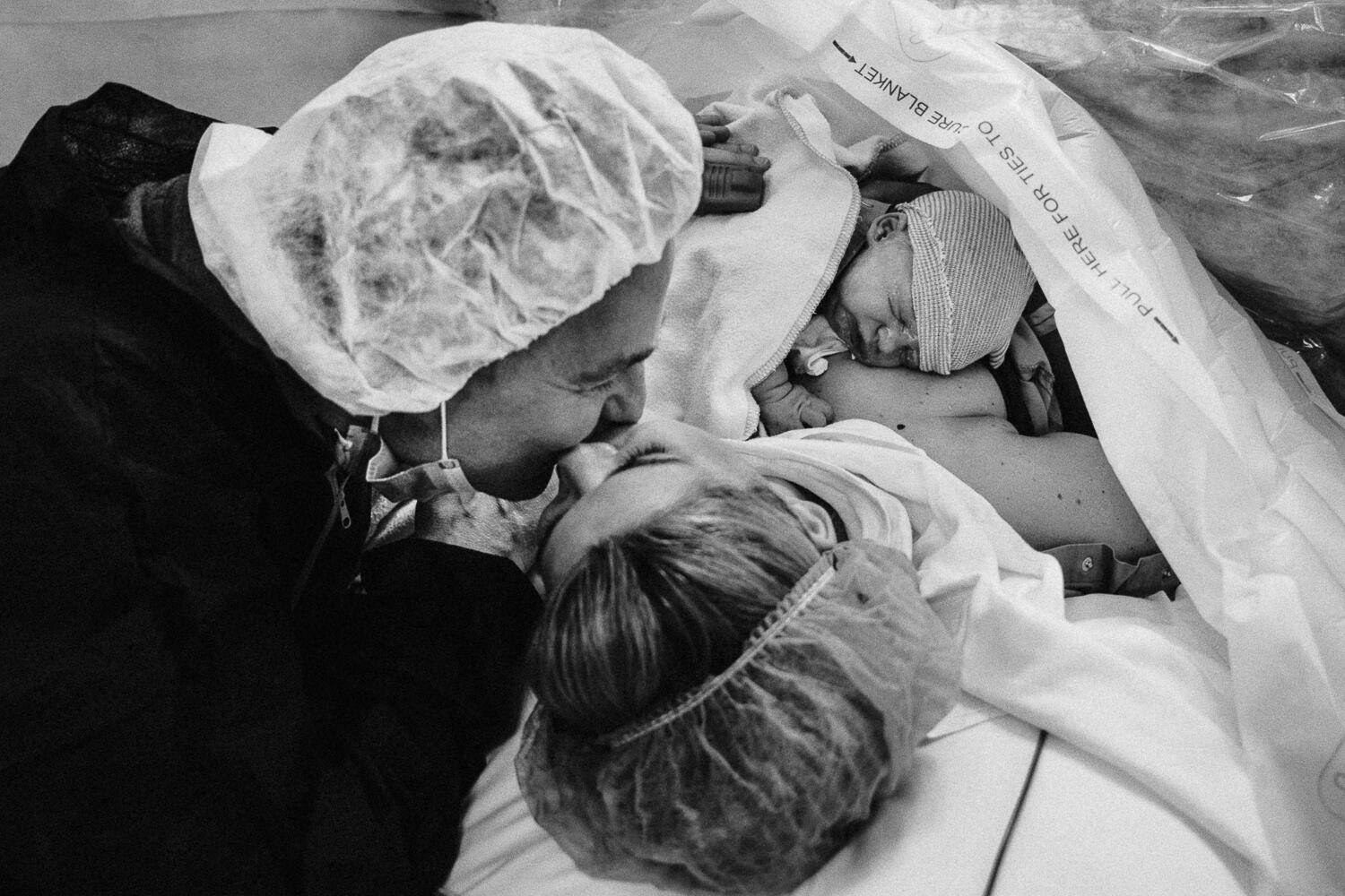 Geboortefotografie van een geboorte in het ziekenhuis in Zuid Limburg