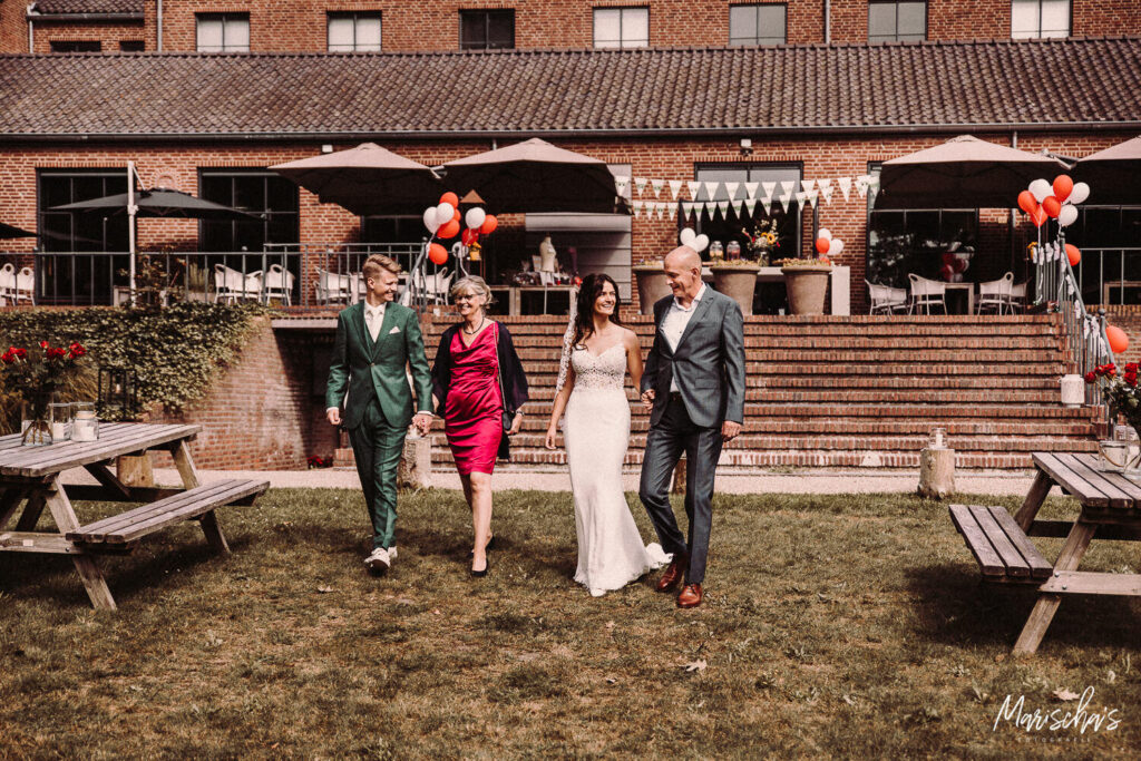 Bruidsfotograaf eindhoven voor een bruiloft bij de kapellerput in Heeze