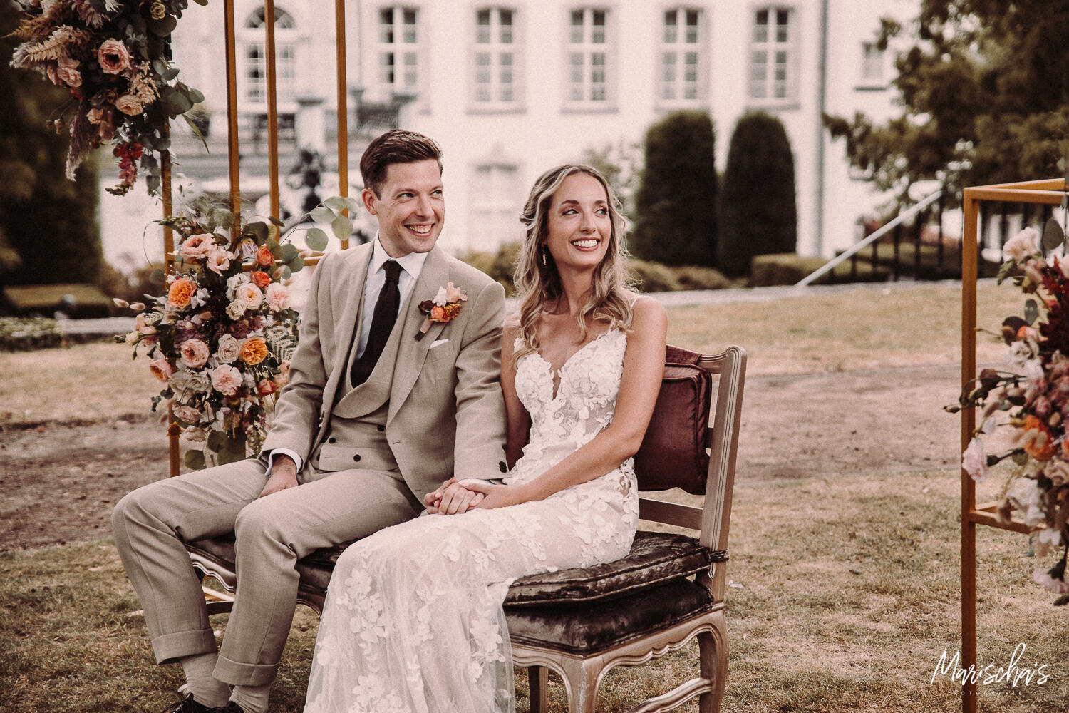 bruidsfotograaf voor een buiten bruiloft bij kasteel bloemendal in vaals