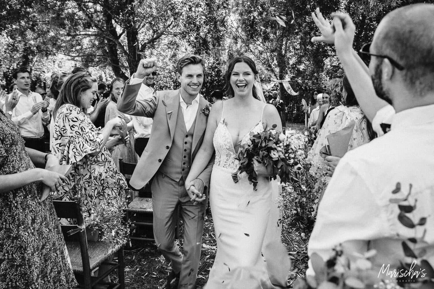 Bruidsfotograaf voor een buiten bruiloft bij Landgoed Twistvliet in Zeeland