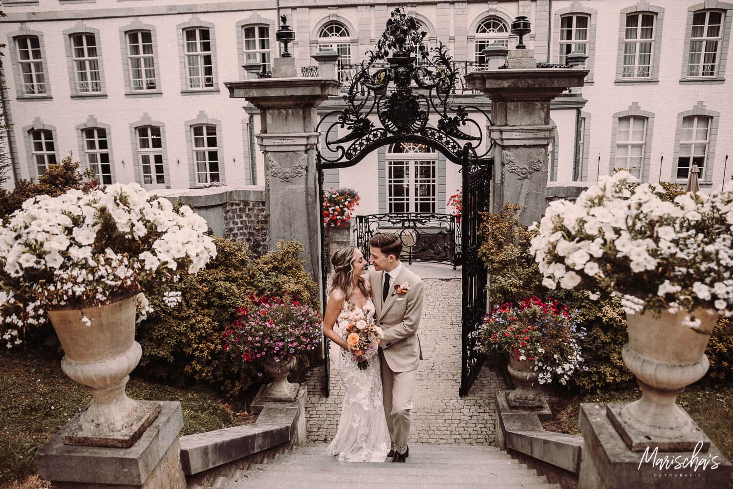 Bruidsfotograaf voor een bruidsreportage van een bruiloft in regio Flevoland