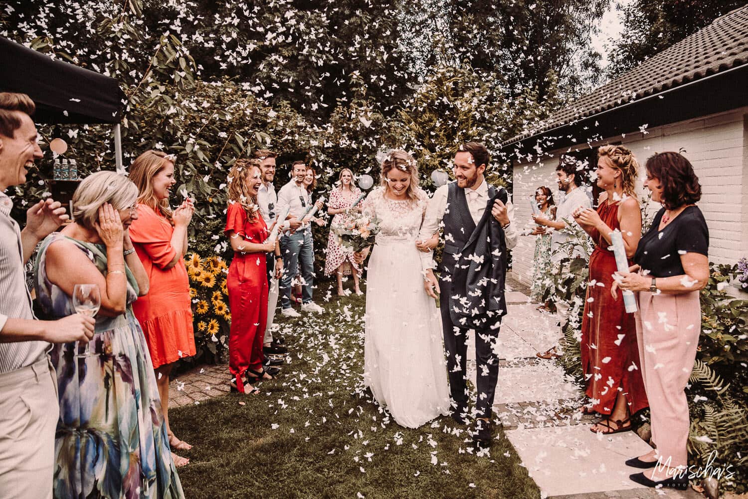 Bruidsfotograaf voor een bruidsreportage van een bruiloft in regio Overijssel