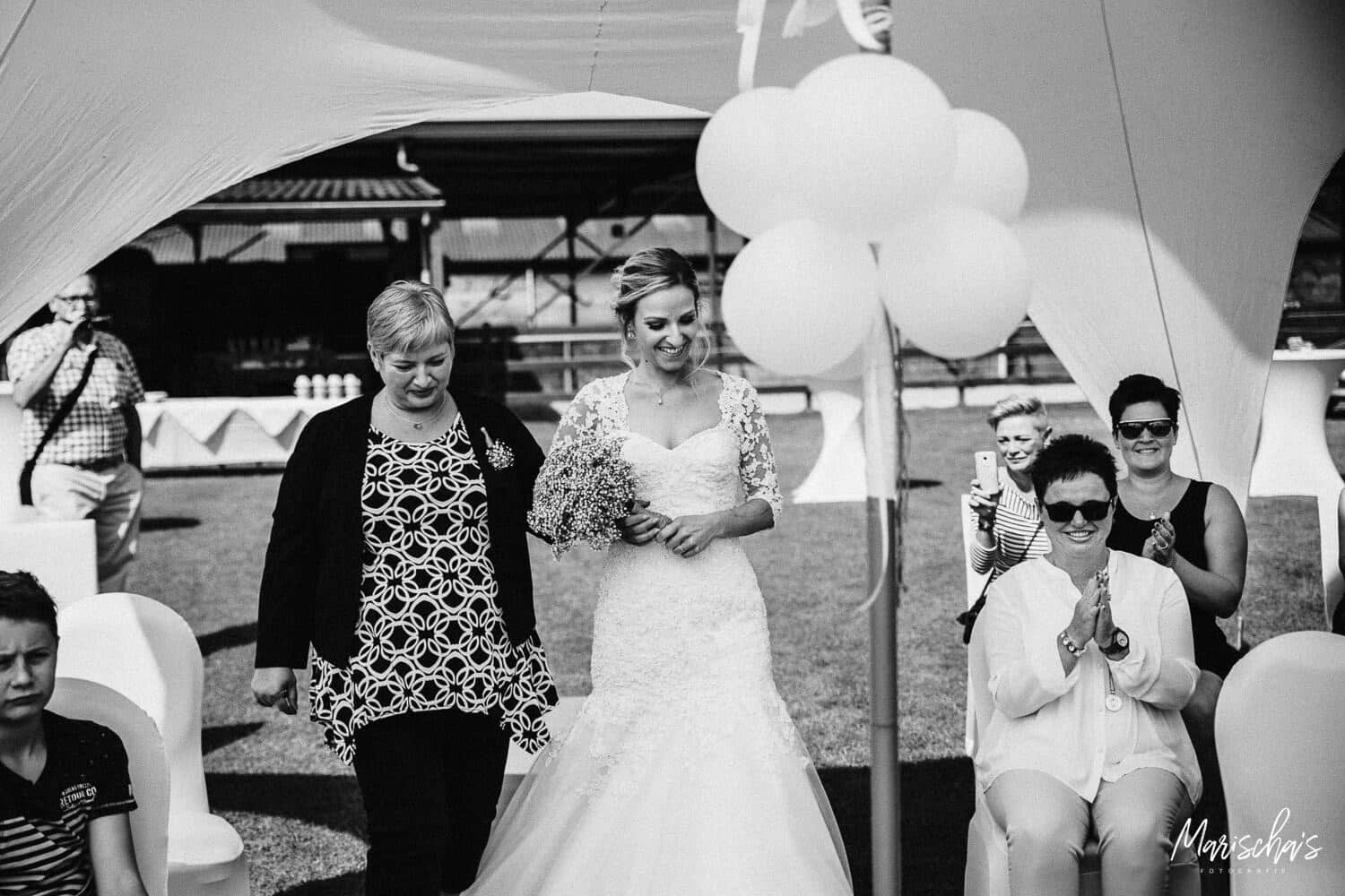 Bruidsfotograaf voor een bruidsreportage in Parkstad regio Heerlen, Landgraaf, Kerkrade, Brunssum