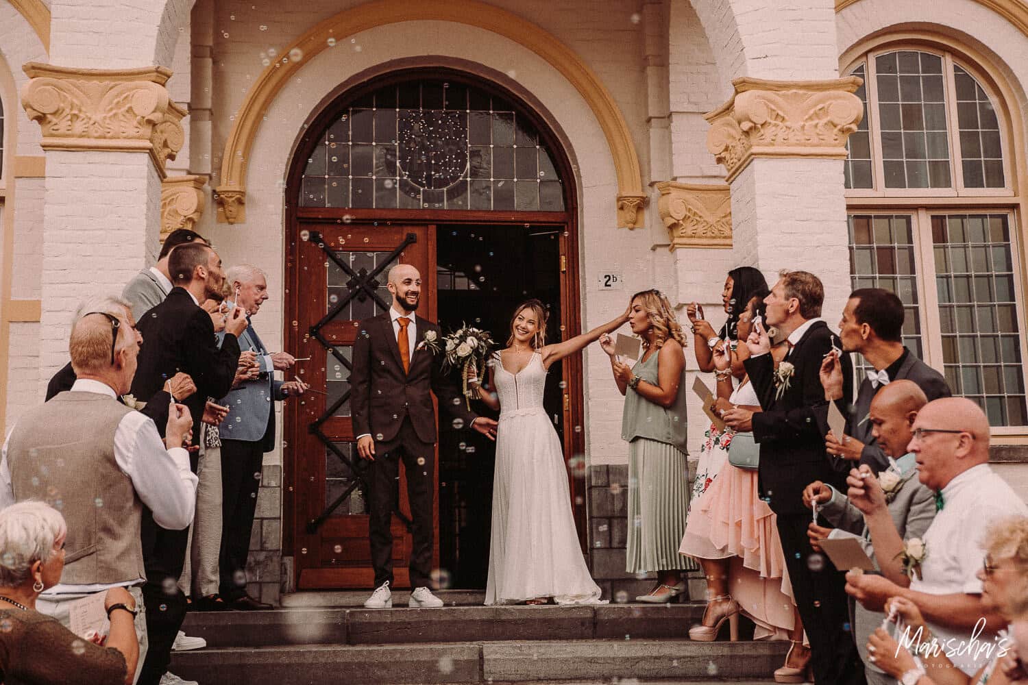 Bruidsfotograaf voor een bruidsreportage van een bruiloft in regio Zeeland