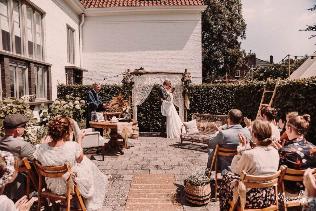 Bruidsfotograaf voor een bruidsreportage van een bruiloft in regio Zuid Holland
