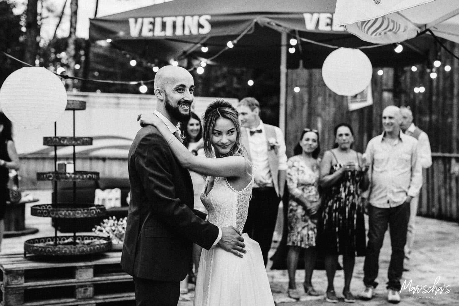 Bruidsfotograaf voor een bruidsreportage van een bruiloft in de belgische ardennen.