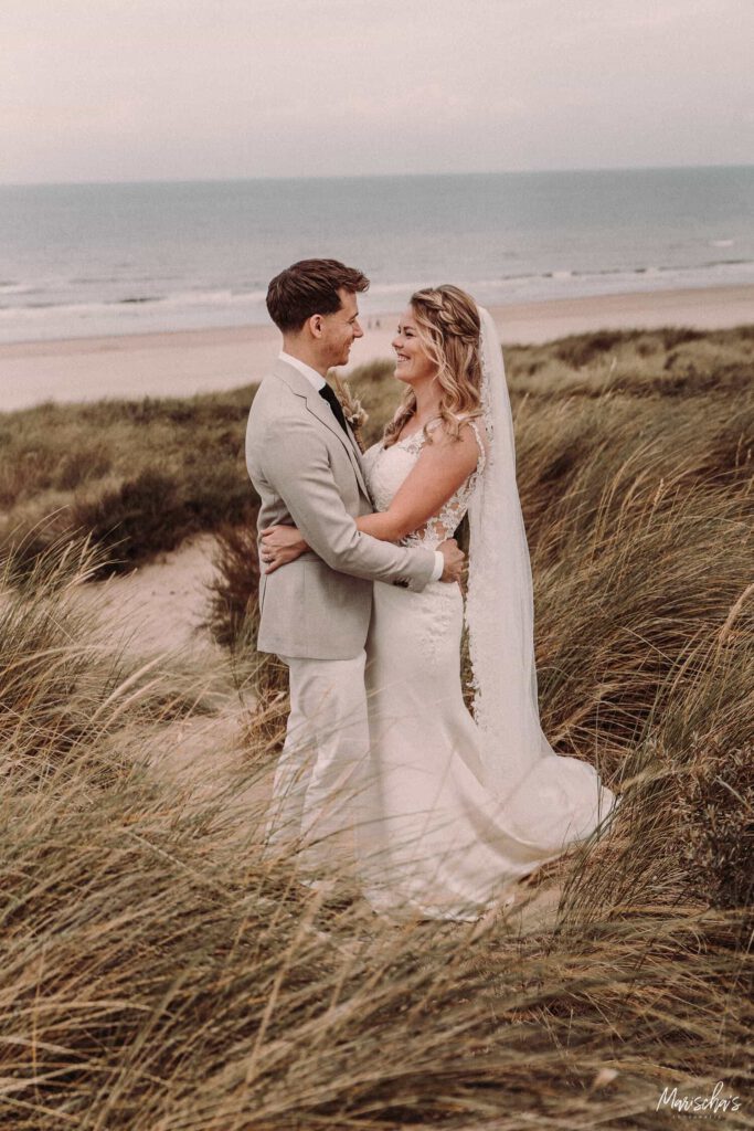 bruidsfotograaf bij duinen van katwijk voor een bruiloft