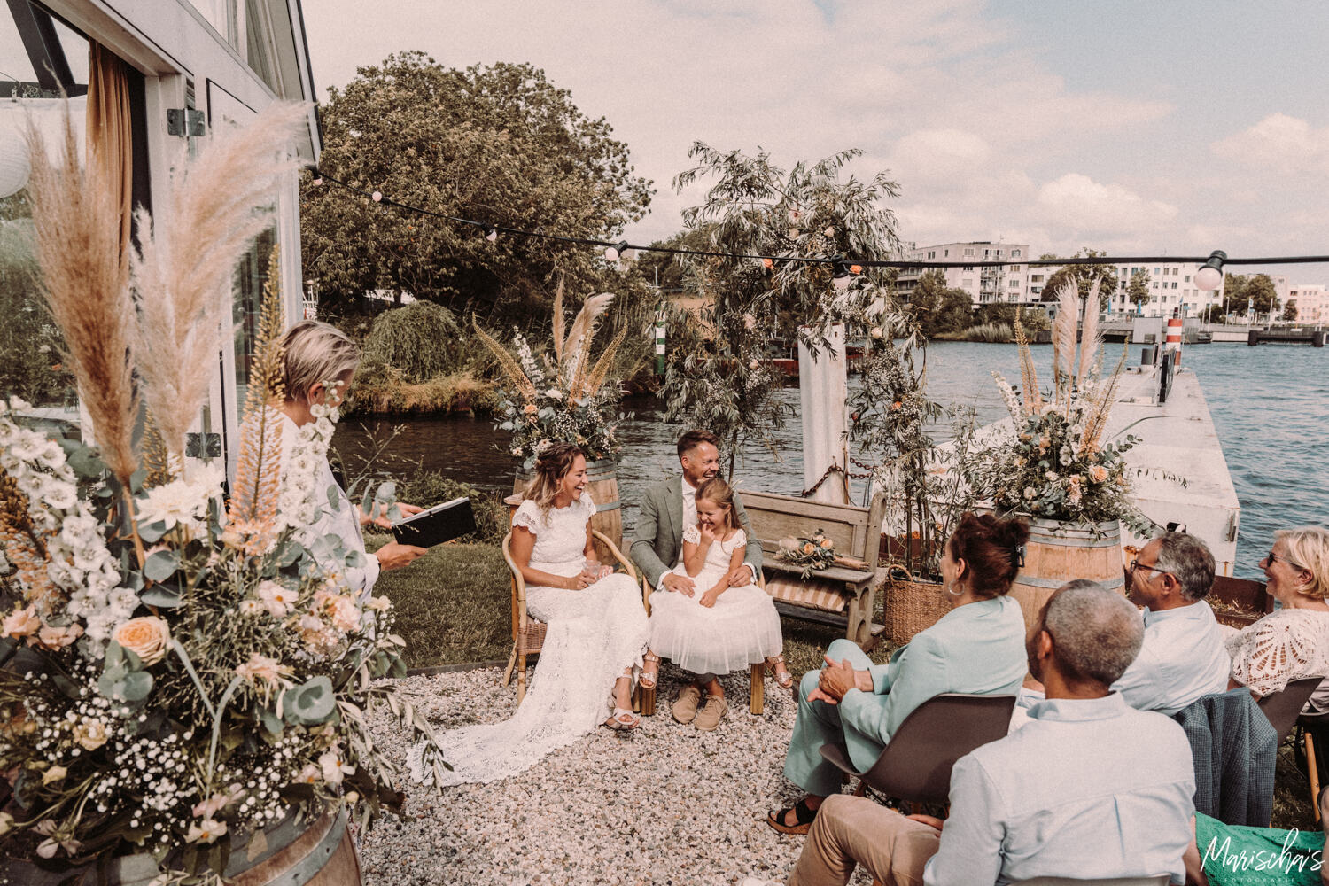 Bruidsfotograaf voor een bruidsreportage van een bruiloft in regio Gelderland