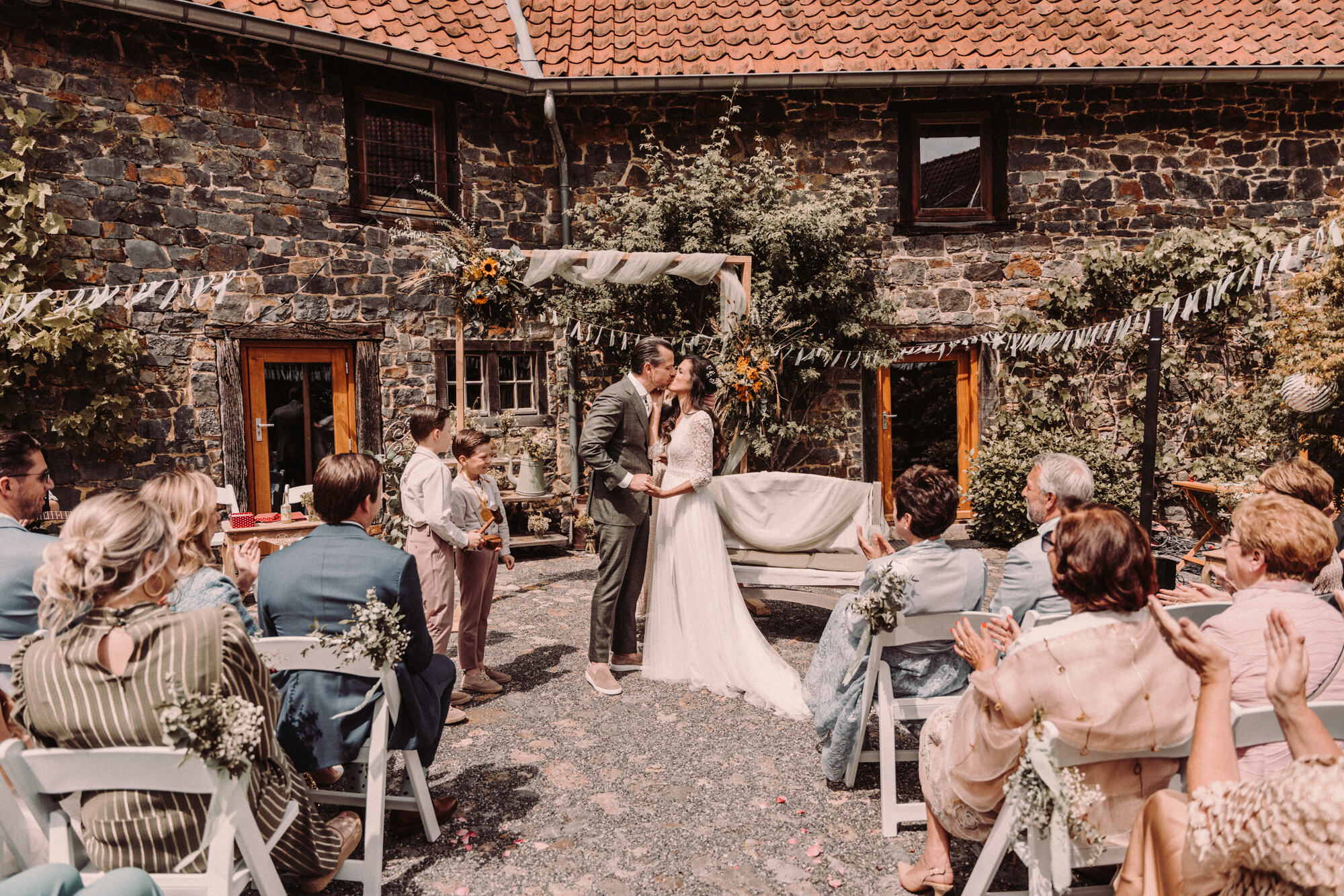trouwen bij hoeve vernelsberg in limburg (bruidsfotograaf)