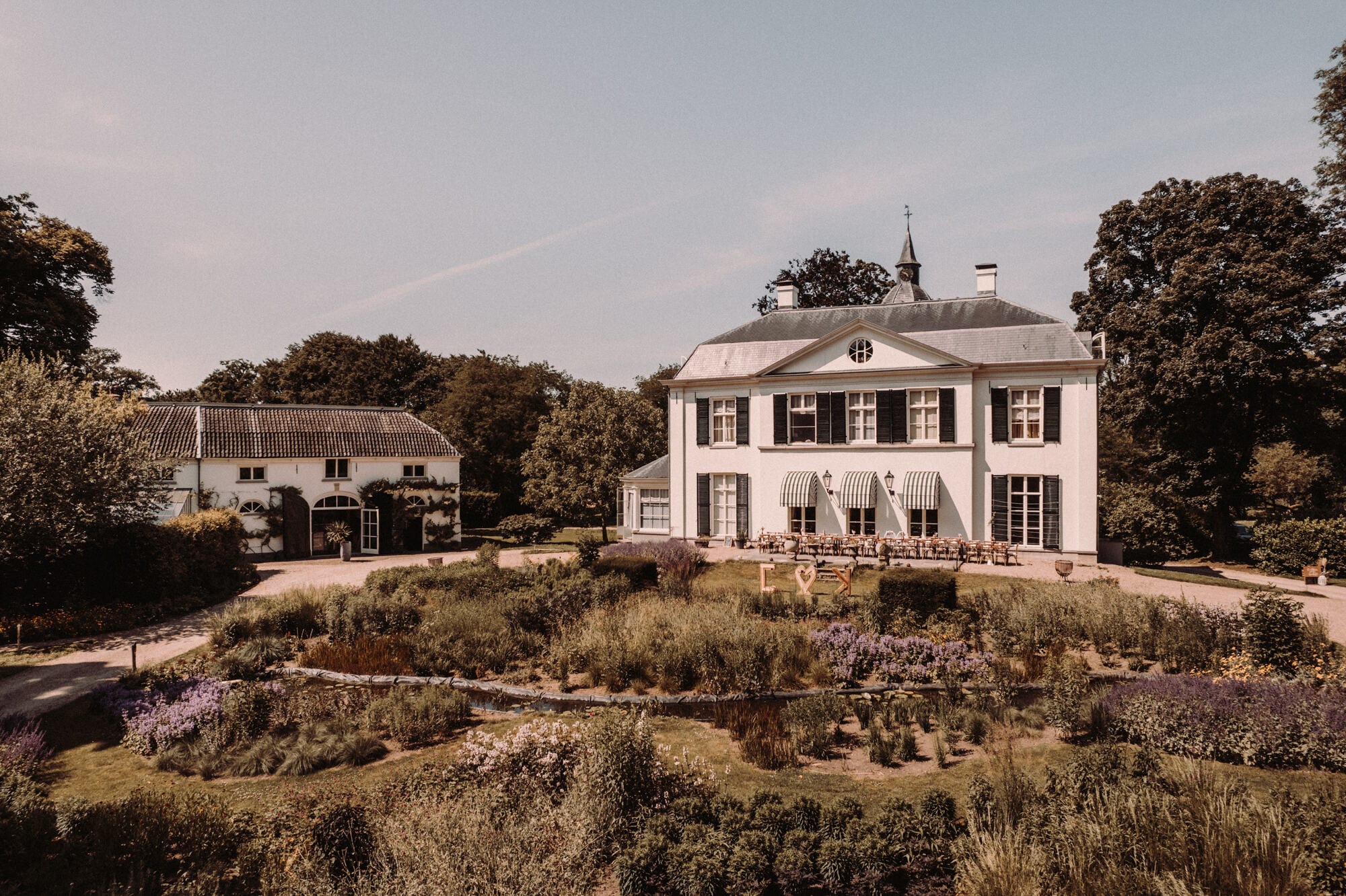 bruidsfotograaf voor een bruiloft bij landgoed loenen in gelderland
