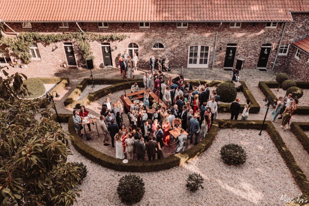 bruidsfotograaf voor een bruiloft bij Huize witham in nieuwstadt