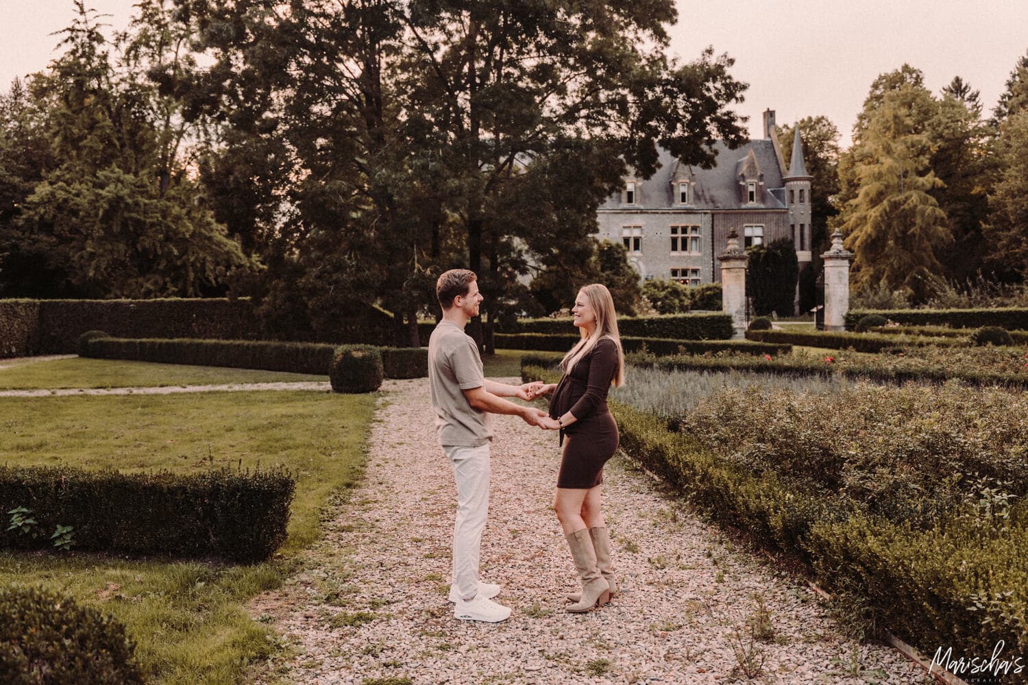 zwangerschapsfotoshoot kasteel terworm