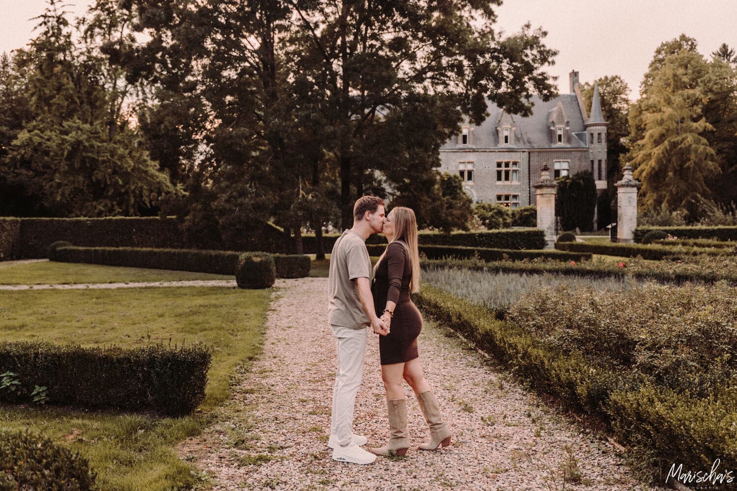 zwangerschapsfotoshoot kasteel terworm
