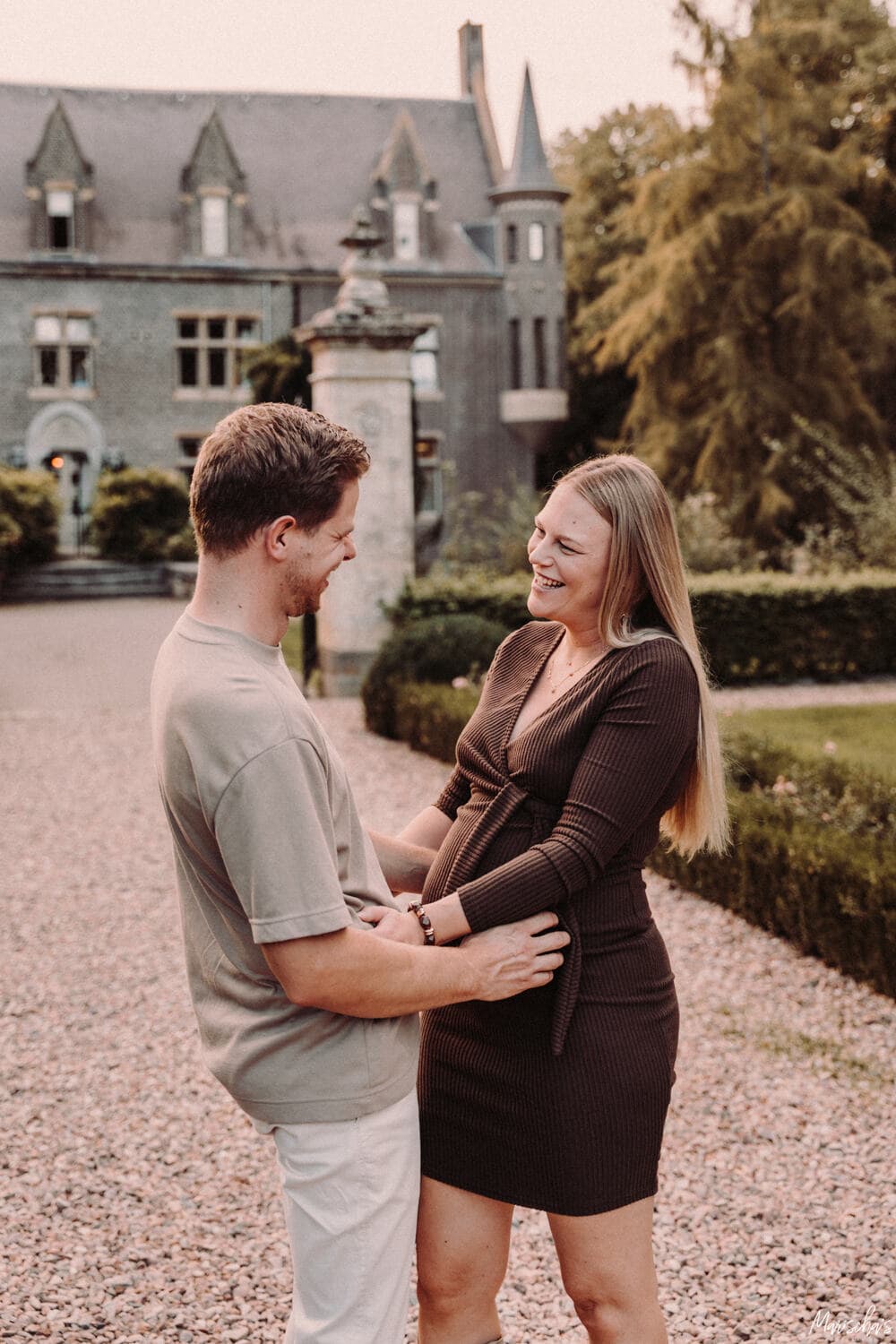 zwangerschapsfotoshoot kasteel terworm