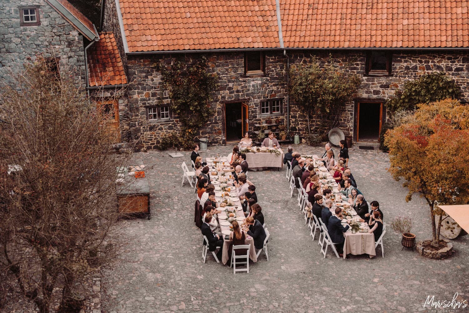 bruidsfotograaf voor bruiloft bij hoeve vernelsberg in limburg
