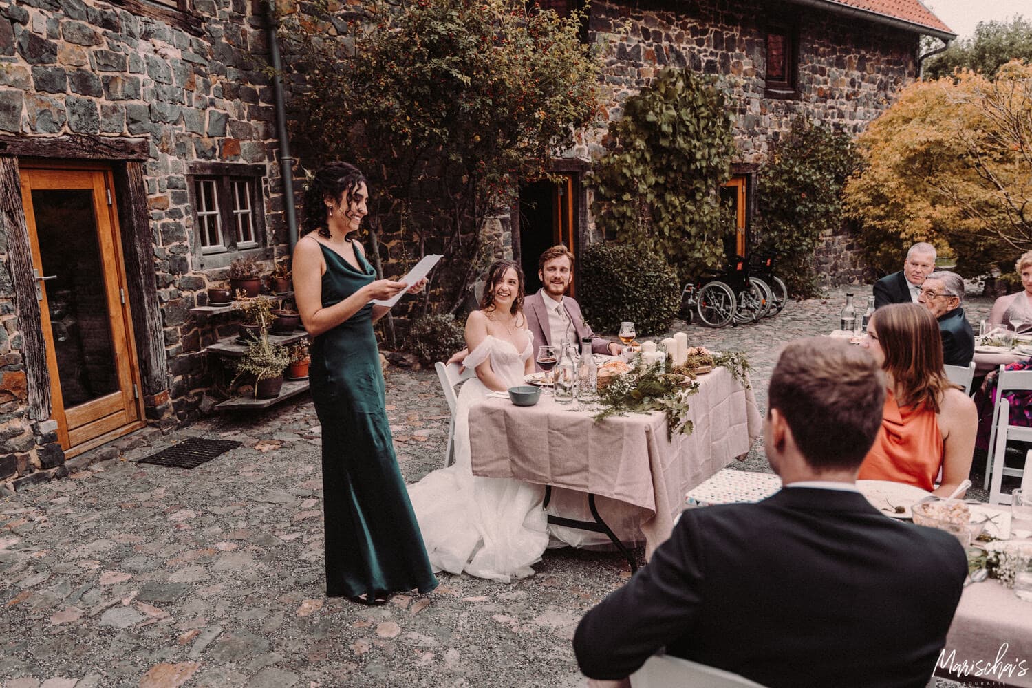 bruidsfotograaf voor bruiloft bij hoeve vernelsberg in limburg